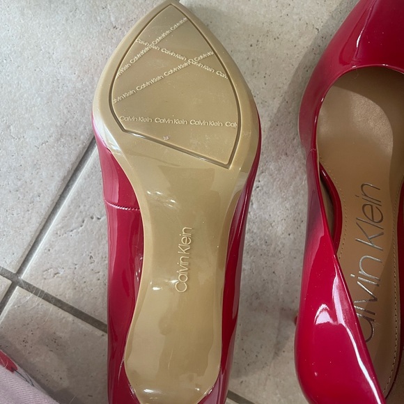 Calvin Klein Kamara Glossy Smooth Heel - Picture 4 of 6
